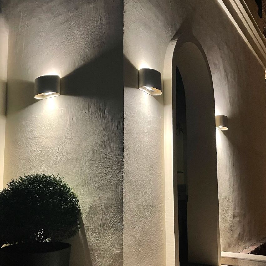 outdoor wall light (1).jpg