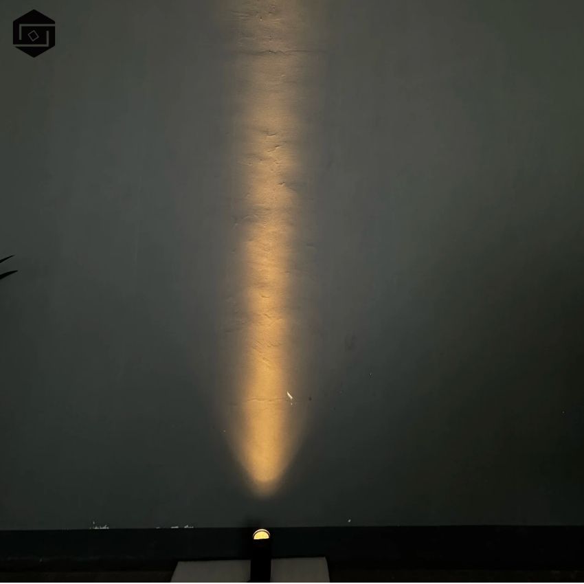 7W 3000K 半月黑.jpg